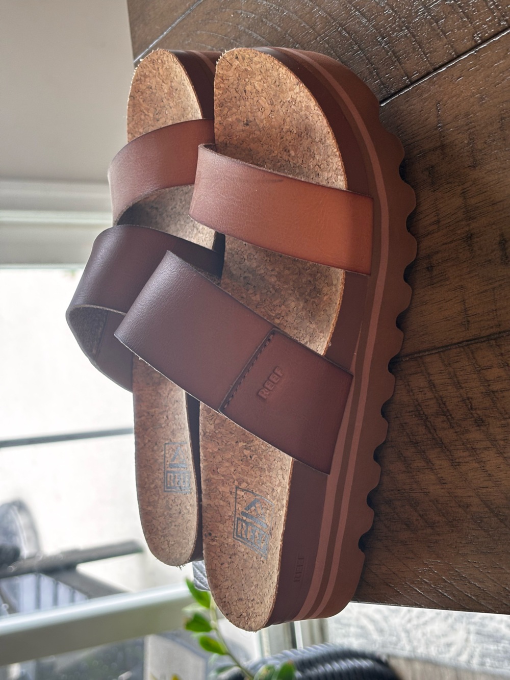 Reef Tan/Brown Leather Cork Slide Sandals 8 like new - Picture 4 of 6